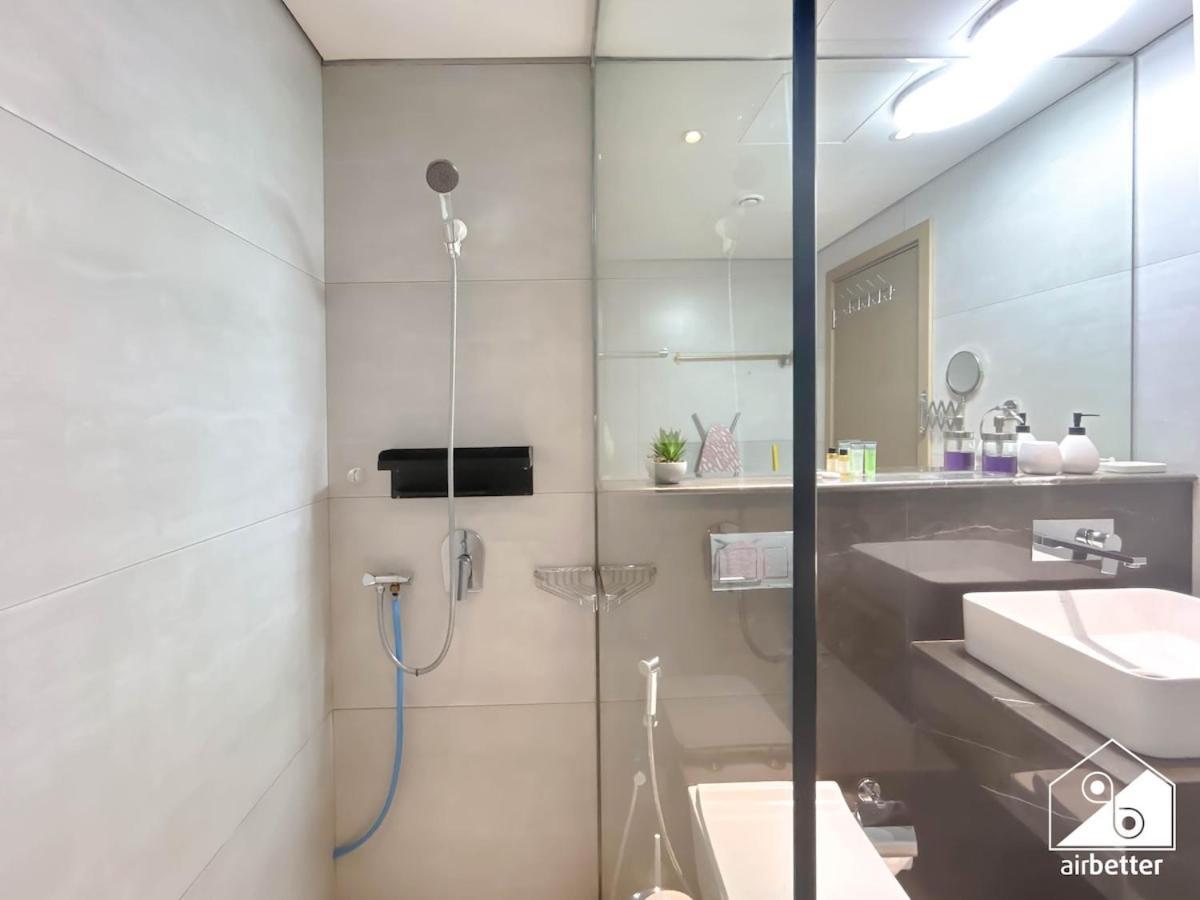 Chic Comfort At Oxford Apartment Dubai