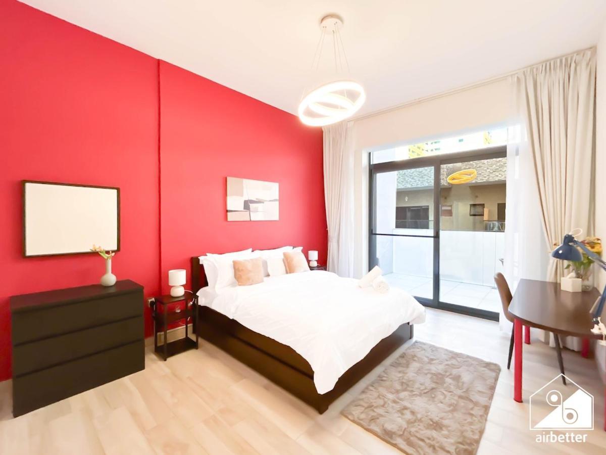 Chic Comfort At Oxford Apartment