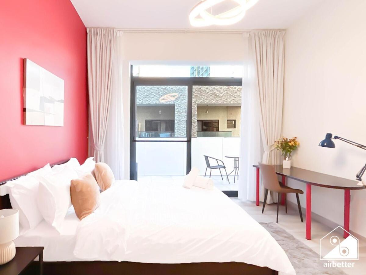 Chic Comfort At Oxford Dubai
